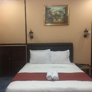 Madu Sari Hotel & Restaurant